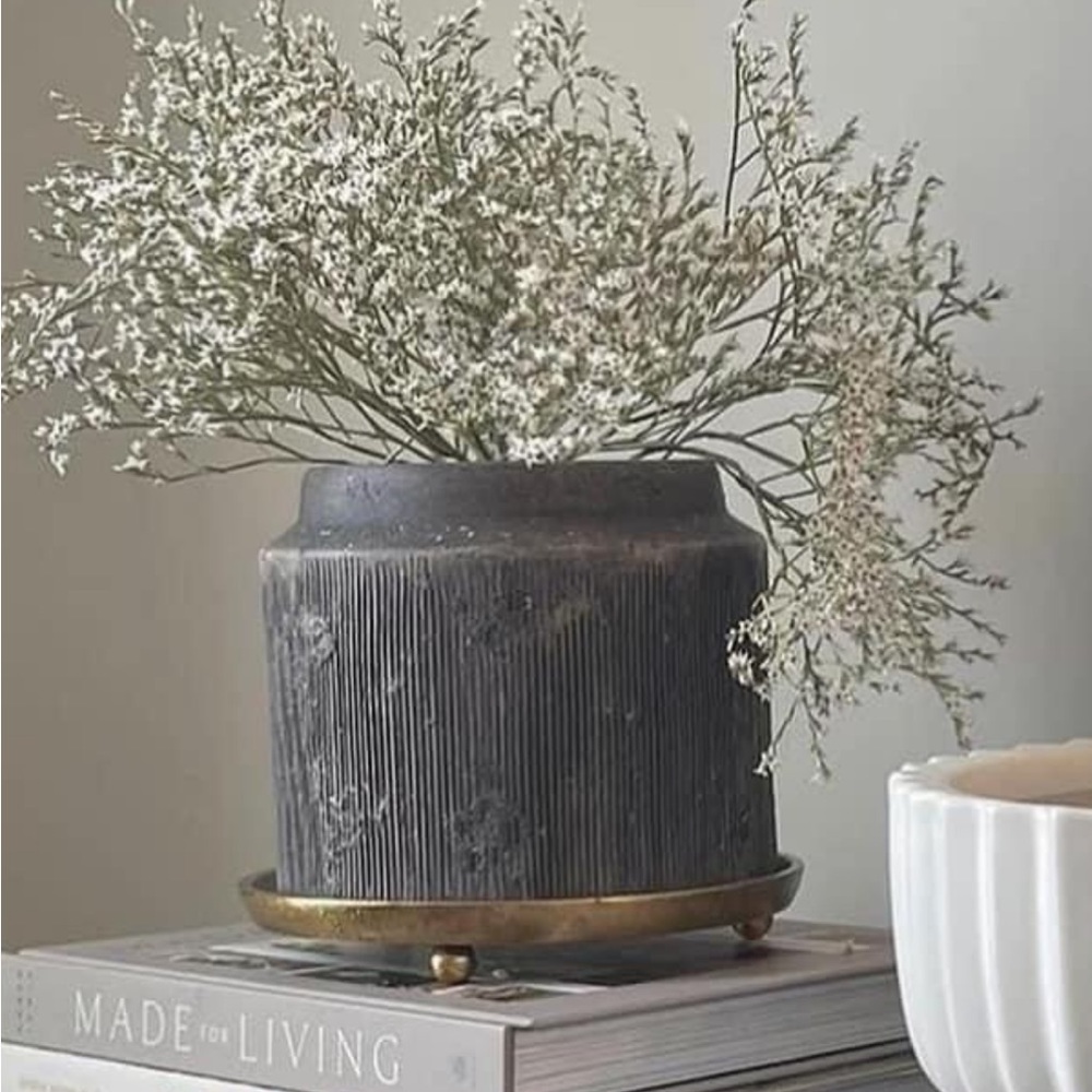 Better Homes & Garden Alexander Planter, NWT,6” and gold threshold McGee plate.